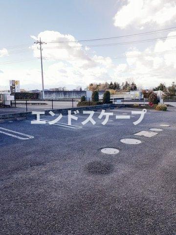 【前橋市大前田町のアパートの駐車場】