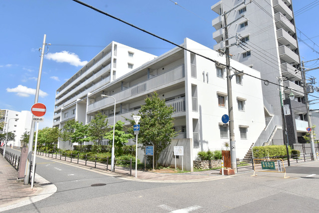 ＵＲサンヴァリエ西田辺の建物外観