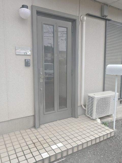 【相模原市中央区淵野辺本町のアパートのエントランス】