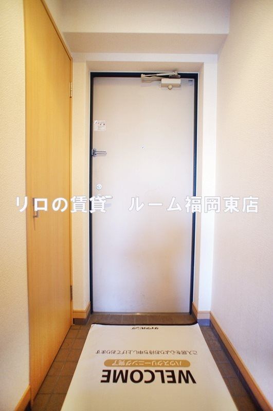 【糟屋郡粕屋町原町のマンションの玄関】