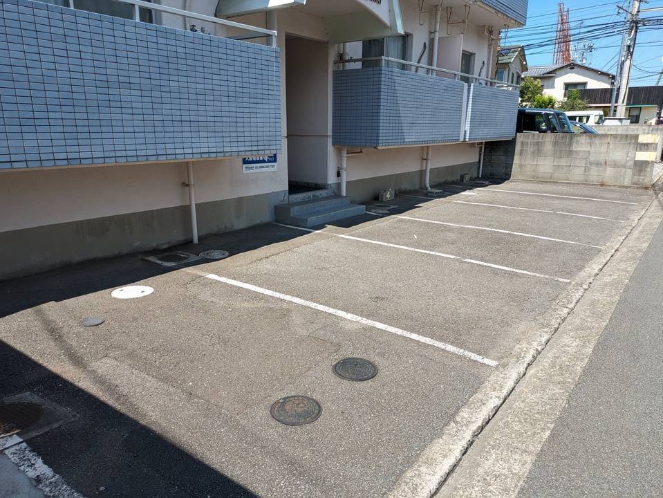 駐車場　駐車場