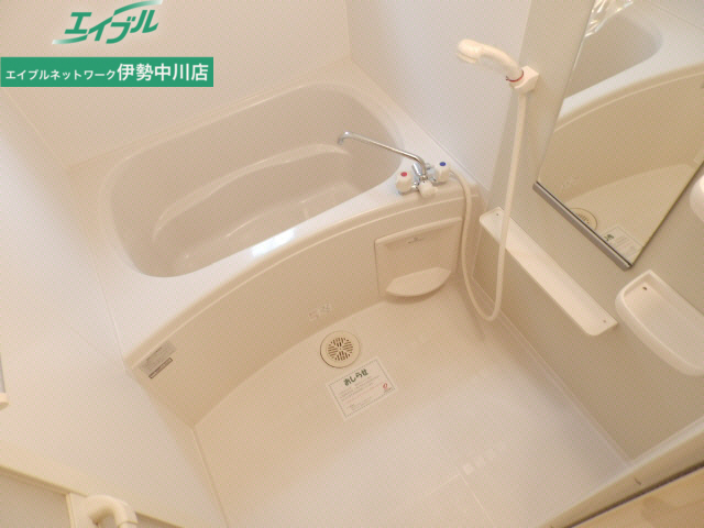 バス・シャワールーム　同型別室のお写真です