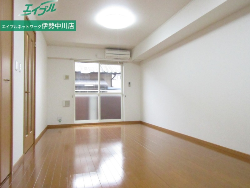 居室・リビング　同型別室のお写真です