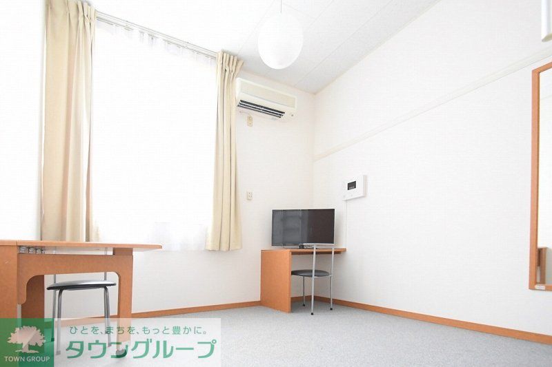 居室・リビング　1階はフローリング仕様です。