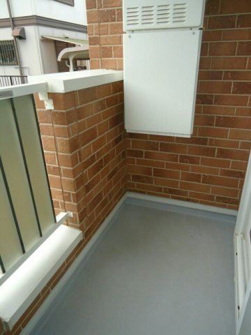 バルコニー　暖かな日差しのふりそそぐバルコニー