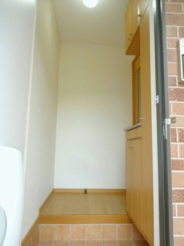 玄関　収納もある玄関です