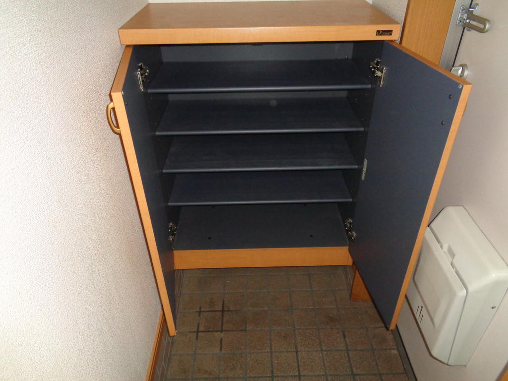 玄関　たくさん入るシューズボックス！