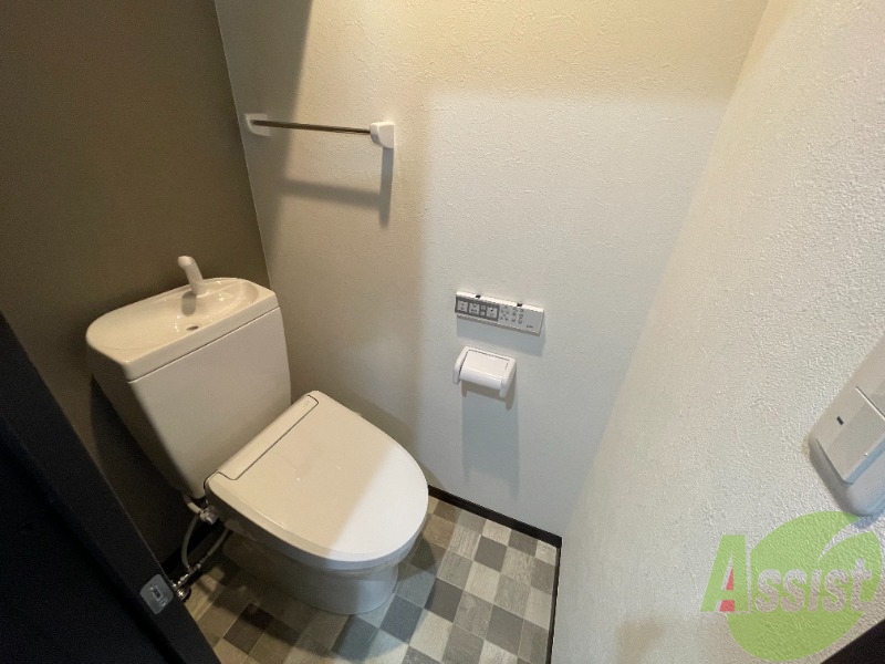 トイレ　温水洗浄便座は使い勝手も良く嬉しいですね。