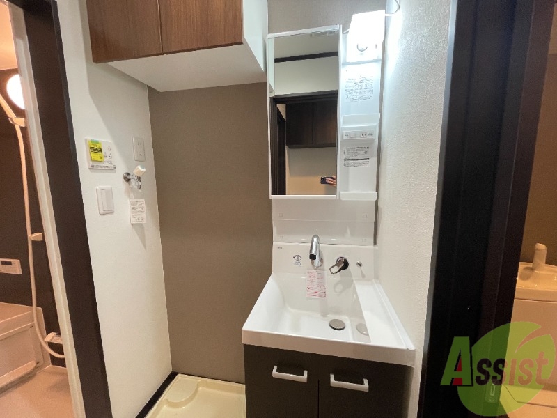 洗面設備　独立洗面化粧台なので朝の身支度はこちらでどうぞ。