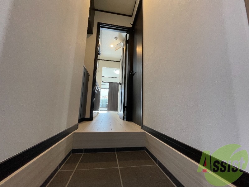 玄関　玄関からの様子。毎日の出入りはこちらから。