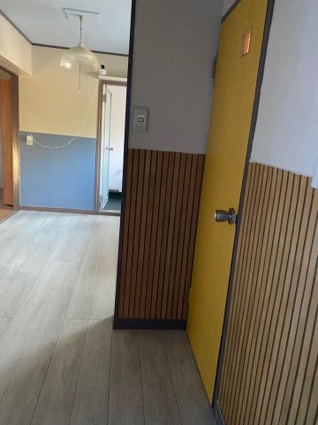 その他部屋・スペース　日当たりと風通しのいい部屋、入り口から。