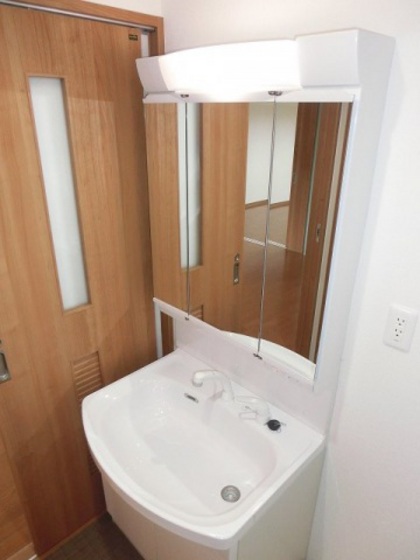 洗面設備　ホワイトストーン白石