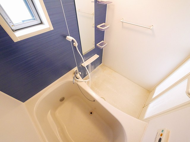 バス・シャワールーム　ゆったり過ごせるお風呂です