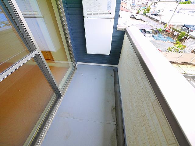 バルコニー　広々としたバルコニーです