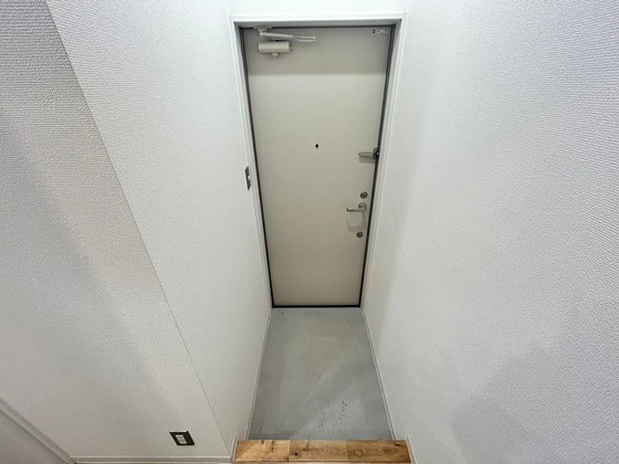 玄関　※別部屋の写真です