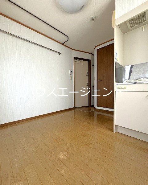 その他部屋・スペース　リビング画像の別角度です。
