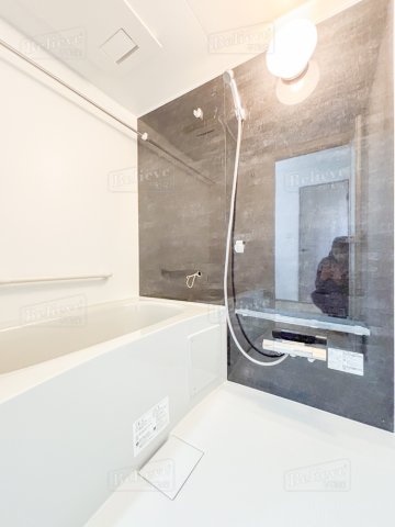 バス・シャワールーム　追い焚き・浴室乾燥機付きのお風呂です♪