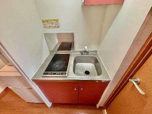 キッチン　設備・仕様は号室により異なる為、現況を優先いたします。