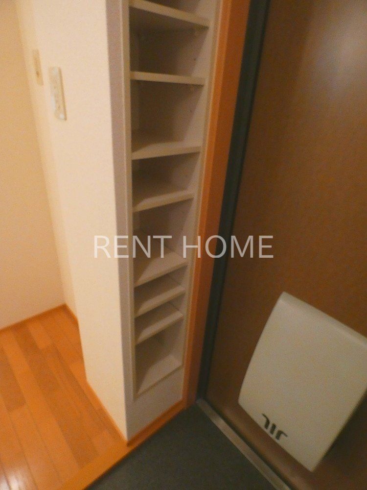 玄関　シューズボックスあります