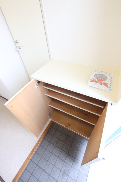 玄関　便利なシューズＢＯＸです。