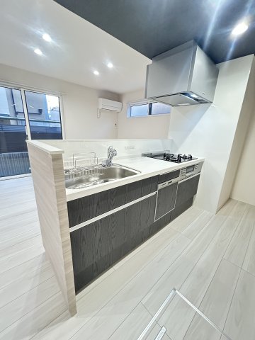 キッチン　コンパクトなキッチンで掃除もラクラク