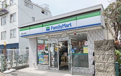コンビニ　ファミリーマート 千歳烏山駅西店（コンビニ）まで836m