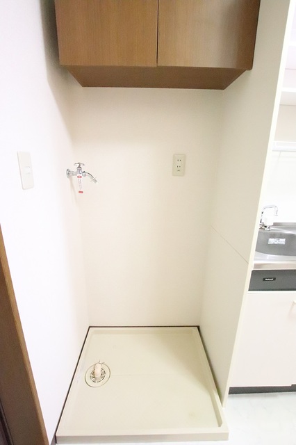 その他設備　★上部に収納のある室内洗濯機置場★