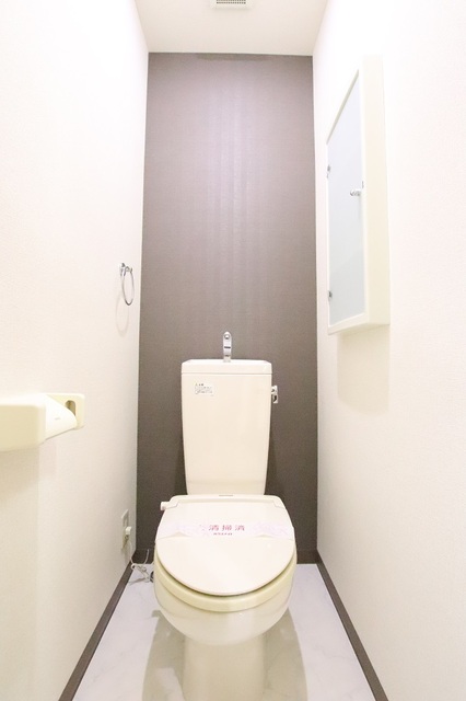 トイレ　★過去募集時の写真です。★収納付き★