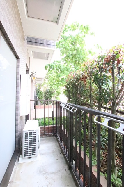 バルコニー　★洗濯物が干せるバルコニースペース★