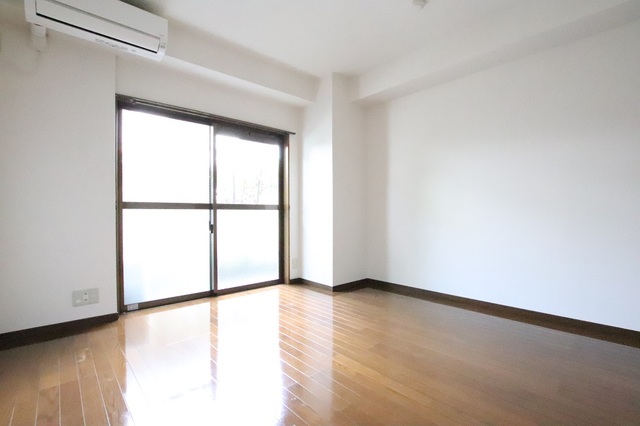 居室・リビング　★７帖のゆとりある洋室★