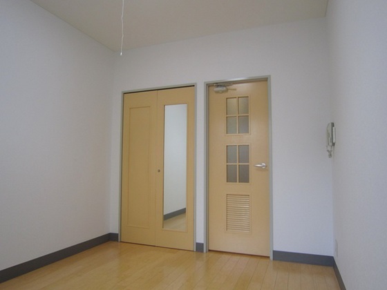 居室・リビング　※別号室のお写真です