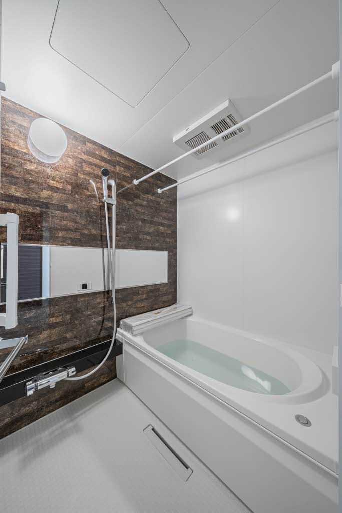 バス・シャワールーム　バスルーム