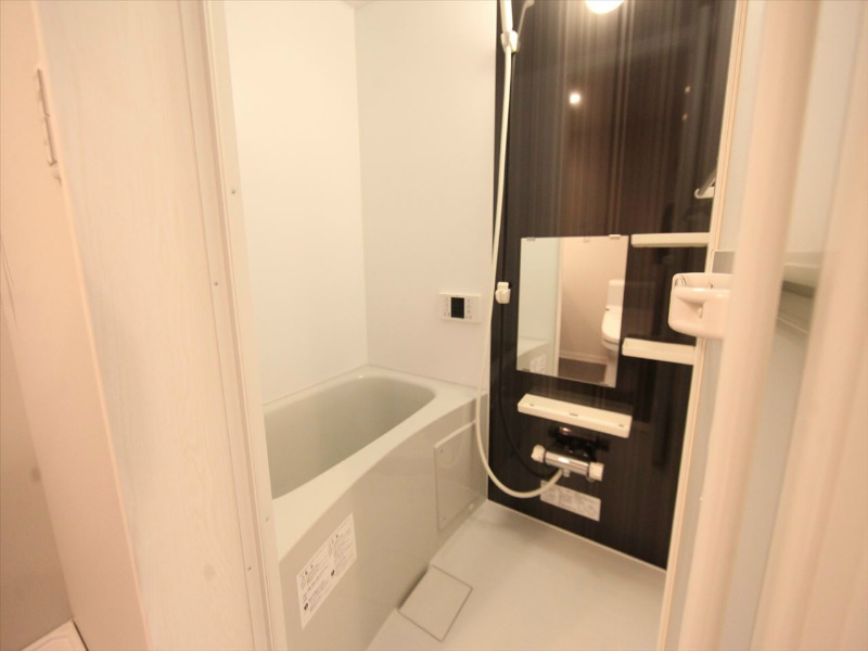 バス・シャワールーム　追い焚き　オートバス機能付バスルーム　イメージ写真