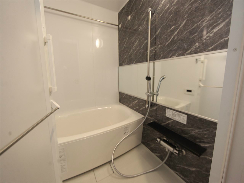 バス・シャワールーム　高温さし湯式追い焚き　浴室暖房乾燥機付バスルーム