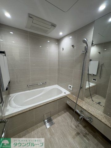 バス・シャワールーム　お問合せは(株)タウンハウジング東京へ