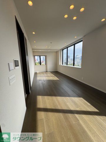 居室・リビング　お問合せは(株)タウンハウジング東京へ