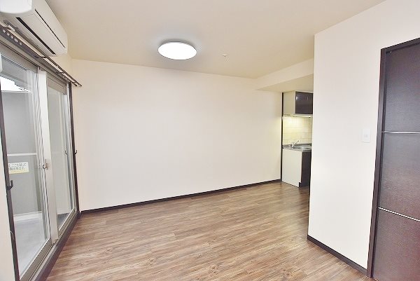 居室・リビング　★洋室15.6帖★