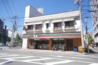 コンビニ　☆セブンイレブン 北九大前店（コンビニ）まで380m