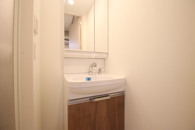 洗面設備　※別室の参考写真の為、現況優先です。