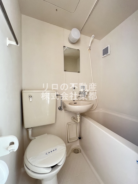 バス・シャワールーム　お掃除がしやすい３点ユニットバスです☆