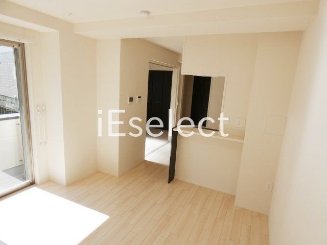 居室・リビング　南向きの明るいバルコニー