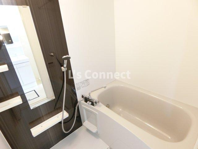 バス・シャワールーム　追焚き、浴室乾燥付きのお風呂。