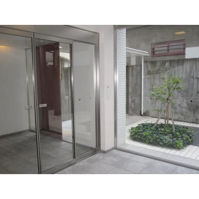 ロビー　建物の内部です