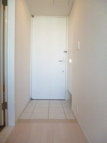 玄関　収納もある玄関です