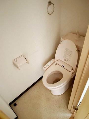 トイレ　※写真は別部屋の物です。