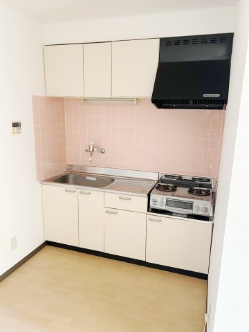 キッチン　※写真は別部屋の物です。