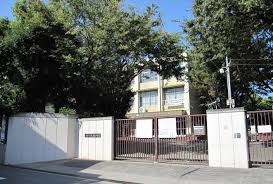 中学校　尼崎市立武庫東中学校（中学校）まで527m