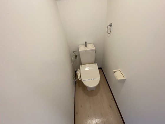 トイレ　※別号室の写真です