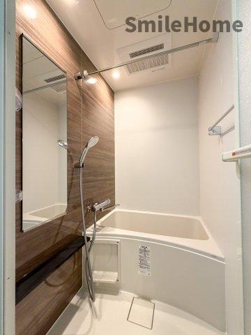 バス・シャワールーム　浴室乾燥付きなので梅雨時や洗濯物が多くても安心です。