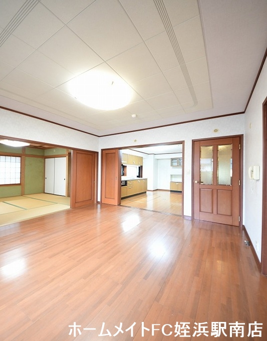 居室・リビング　★１２０平米越えの４LDK♪★